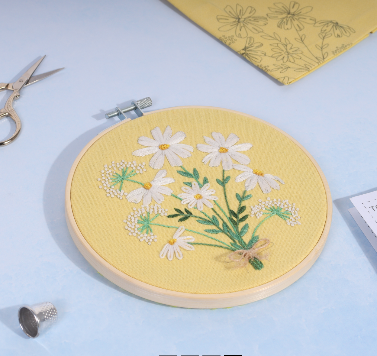 Embroidery Kit with Hoop: Daisies