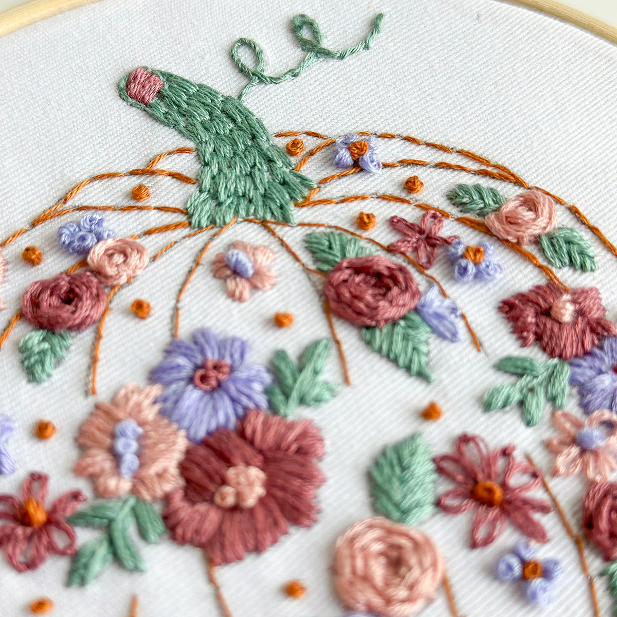 Pretty Pumpkin Embroidery – 6 inch