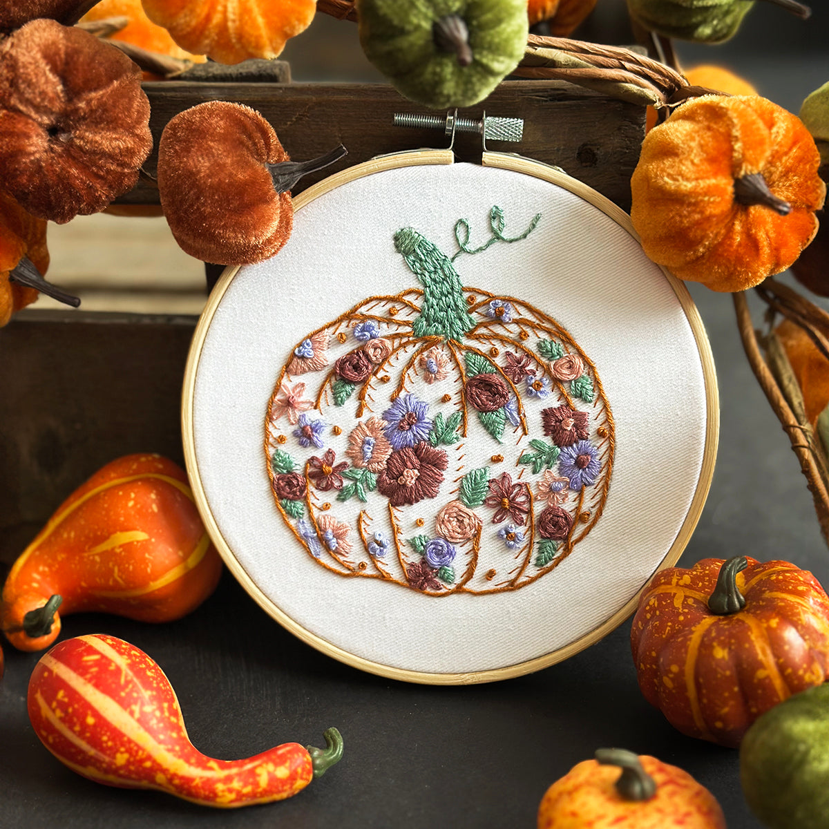 Pretty Pumpkin Embroidery – 6 inch