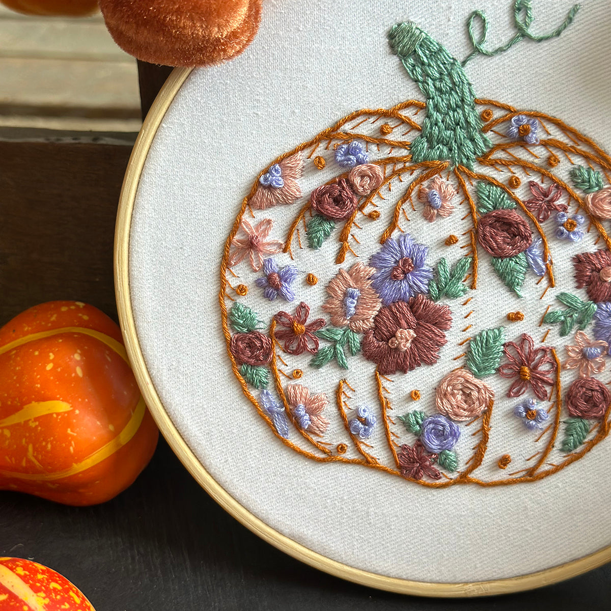 Pretty Pumpkin Embroidery – 6 inch