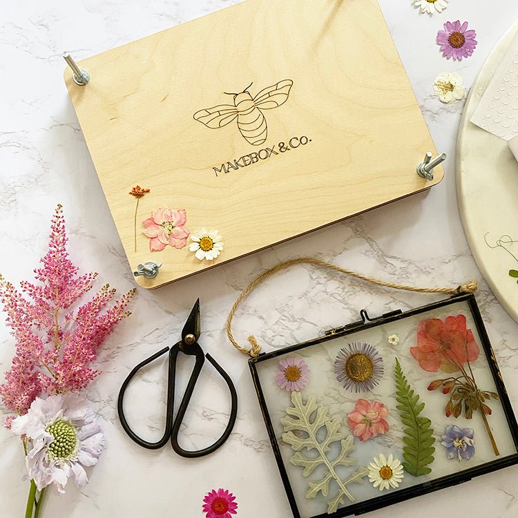 The Digital Pressed Flower Book by Hannah Read-Baldrey - MakeBox & Co.