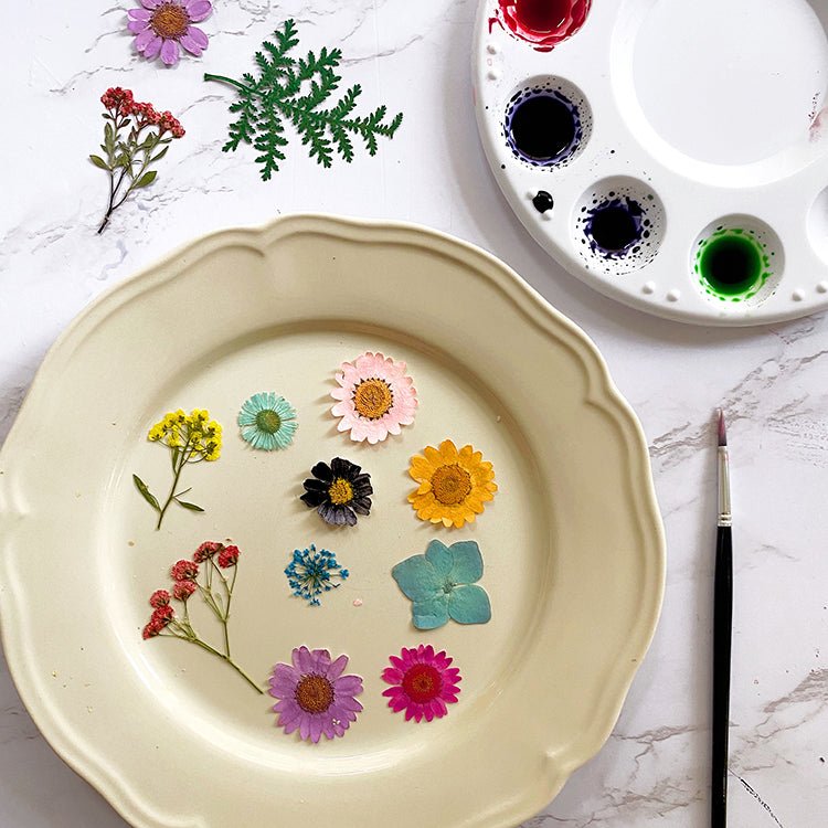 The Digital Pressed Flower Book by Hannah Read-Baldrey - MakeBox & Co.