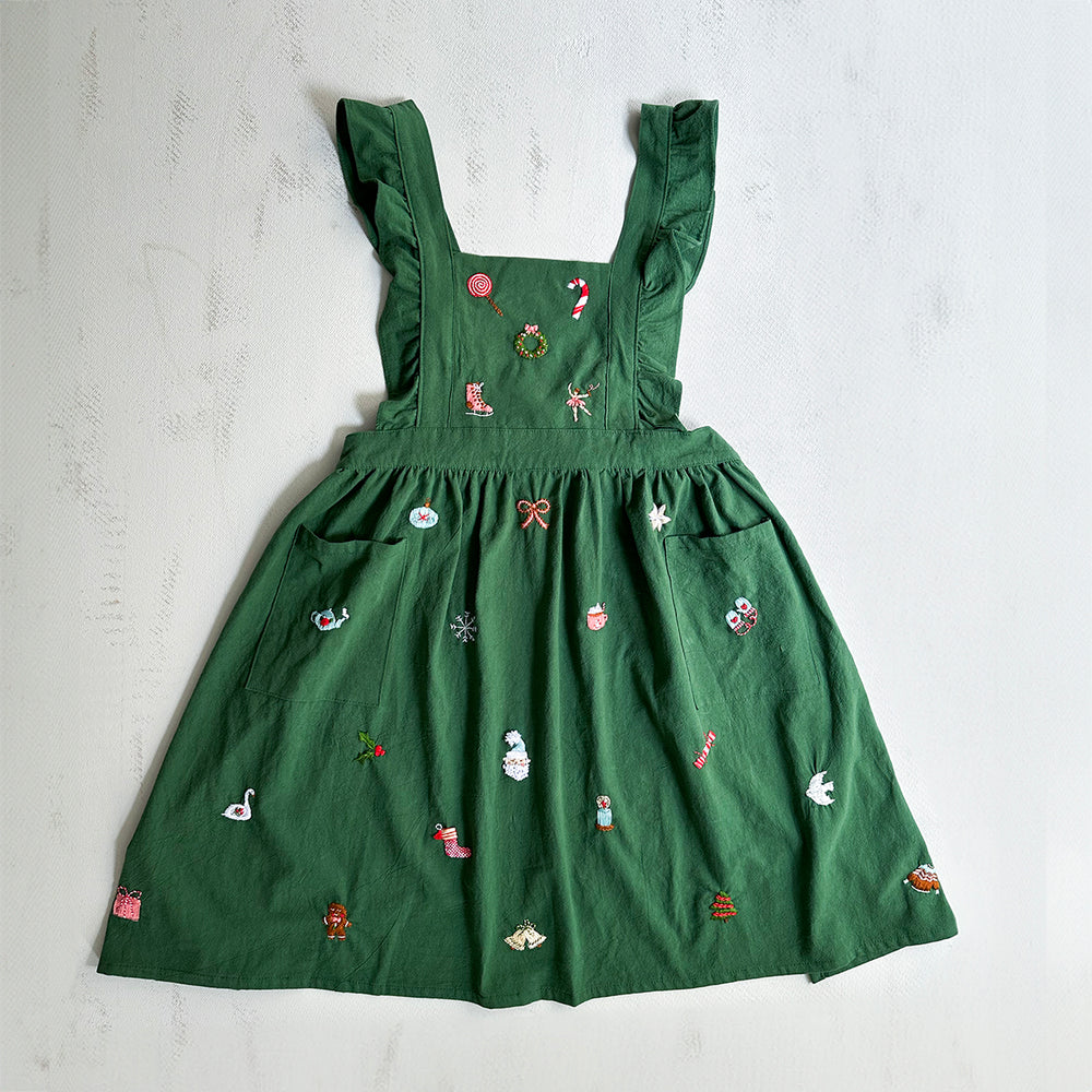 
                      
                        MakeBox Advent Apron X24 Fir Green
                      
                    