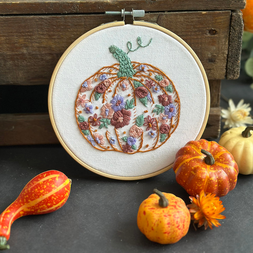 Pretty Pumpkin Embroidery – 6 inch